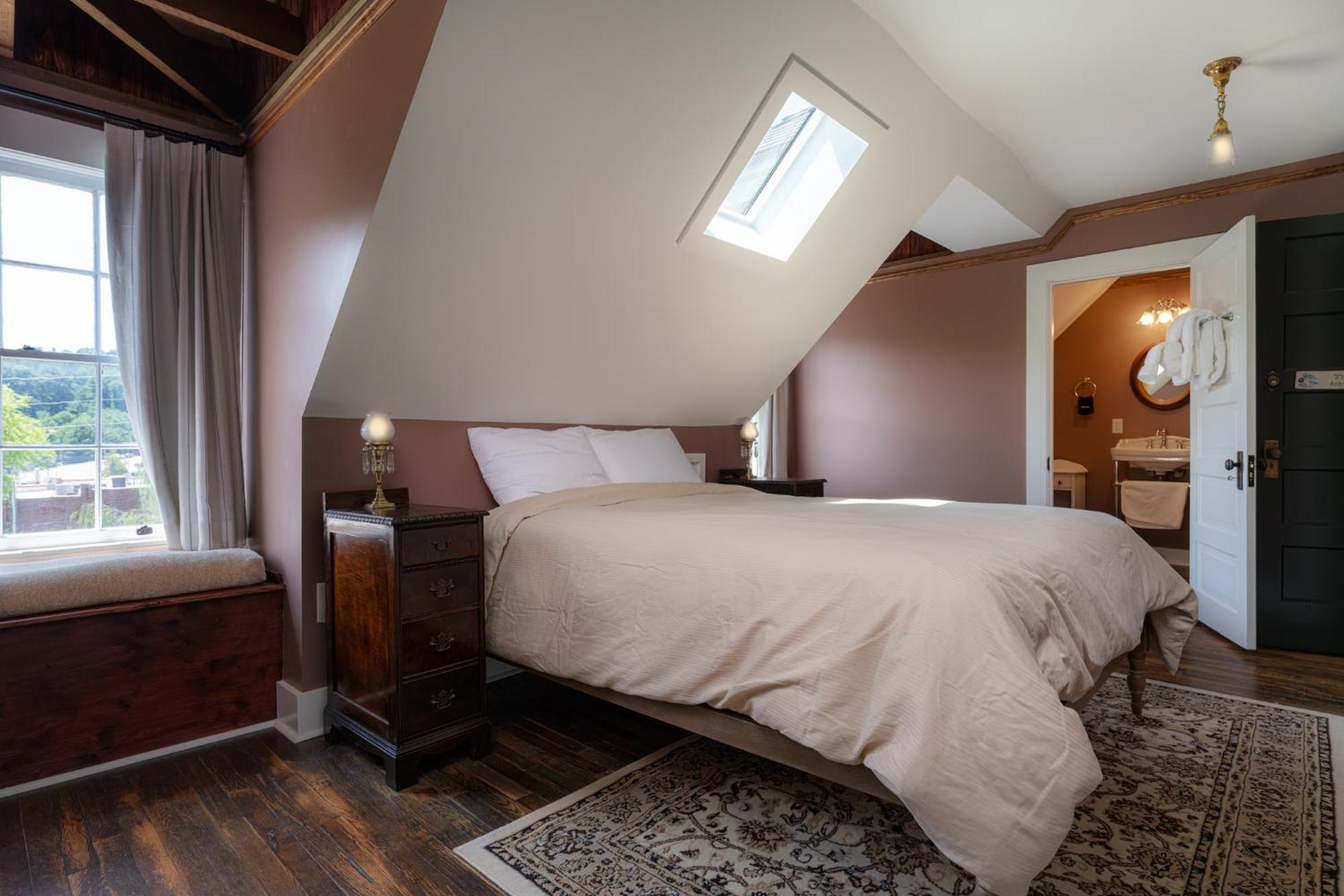 The Nuwray Hotel & Carriage House Burnsville Экстерьер фото