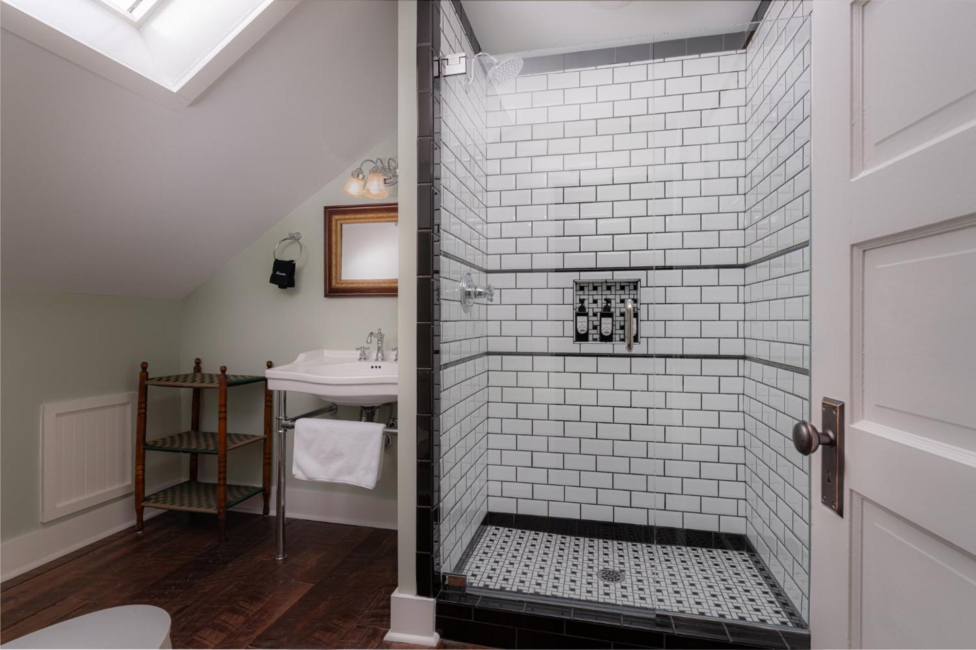The Nuwray Hotel & Carriage House Burnsville Экстерьер фото