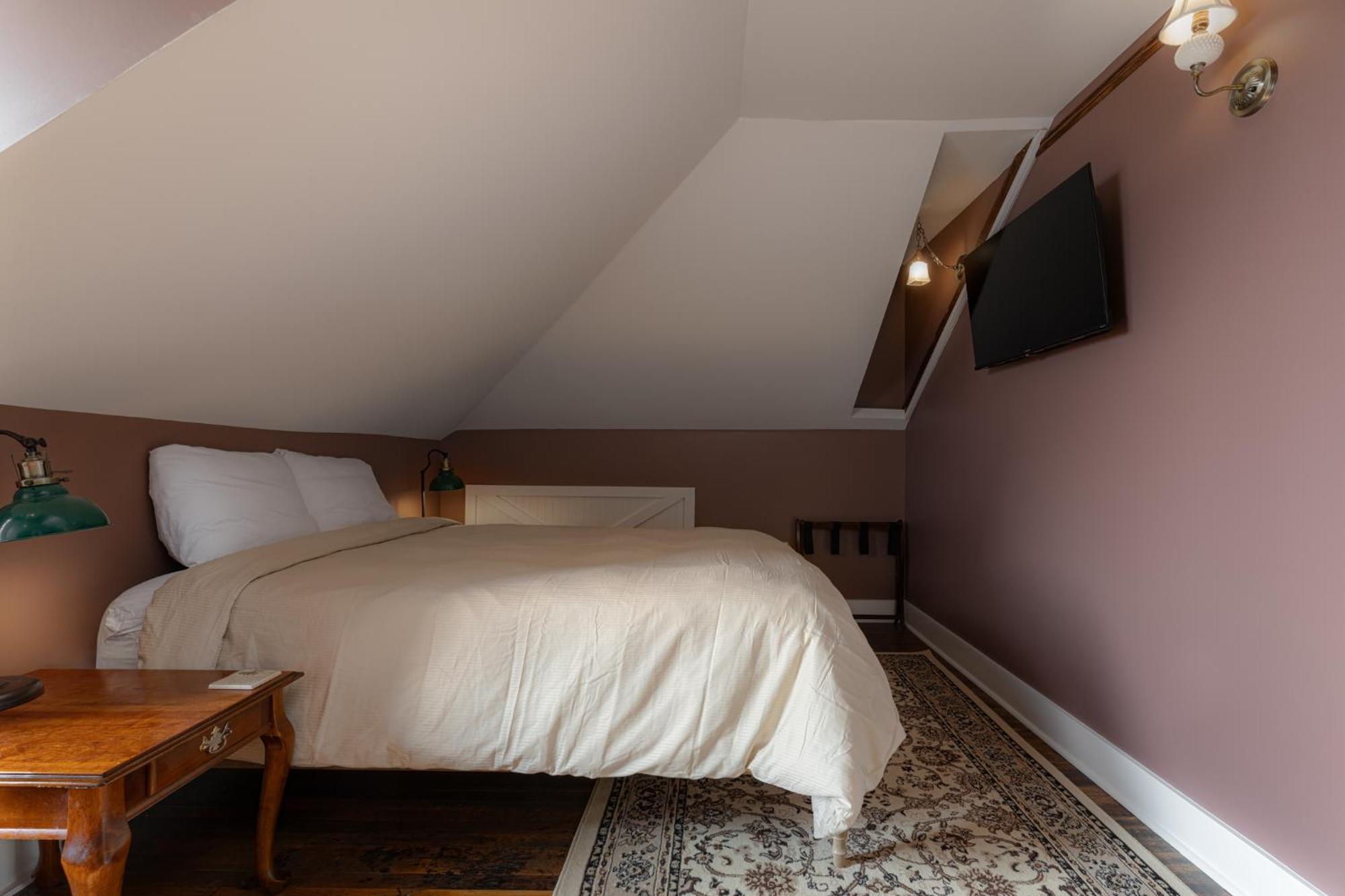 The Nuwray Hotel & Carriage House Burnsville Экстерьер фото