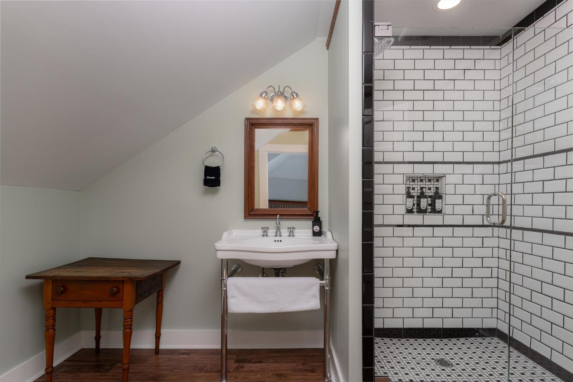 The Nuwray Hotel & Carriage House Burnsville Экстерьер фото