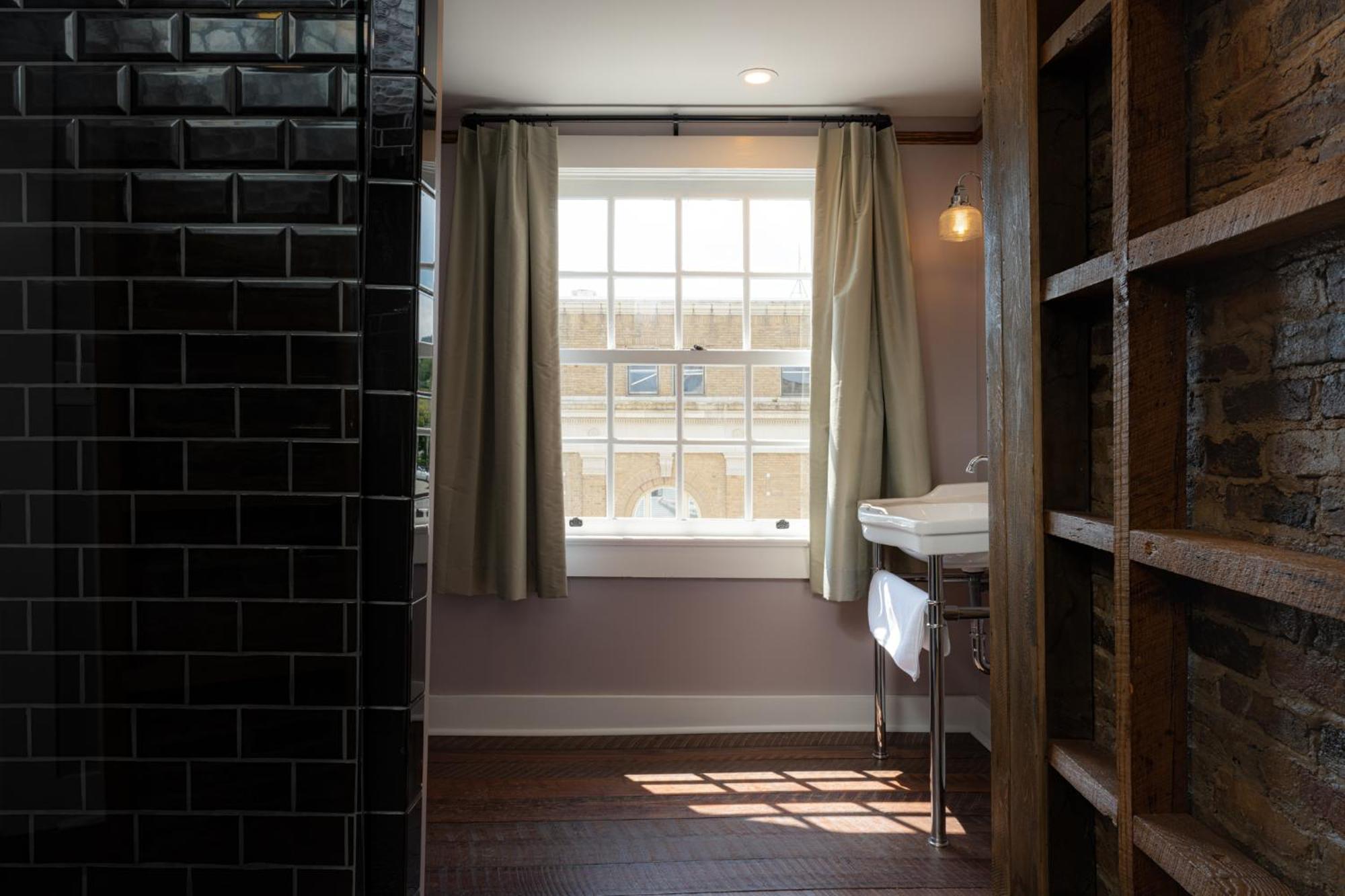 The Nuwray Hotel & Carriage House Burnsville Экстерьер фото