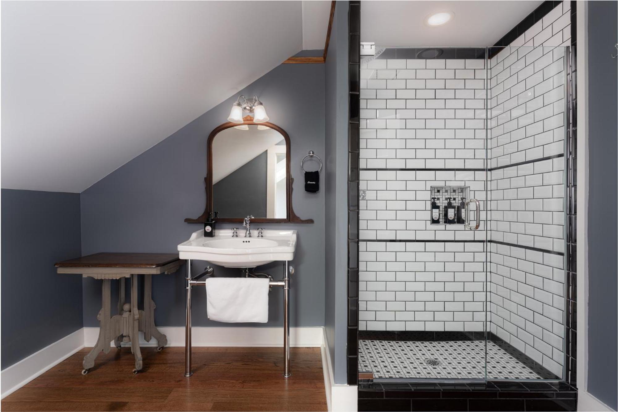 The Nuwray Hotel & Carriage House Burnsville Экстерьер фото