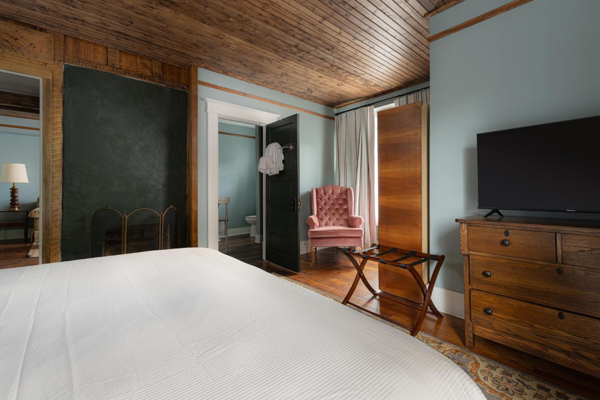 The Nuwray Hotel & Carriage House Burnsville Экстерьер фото