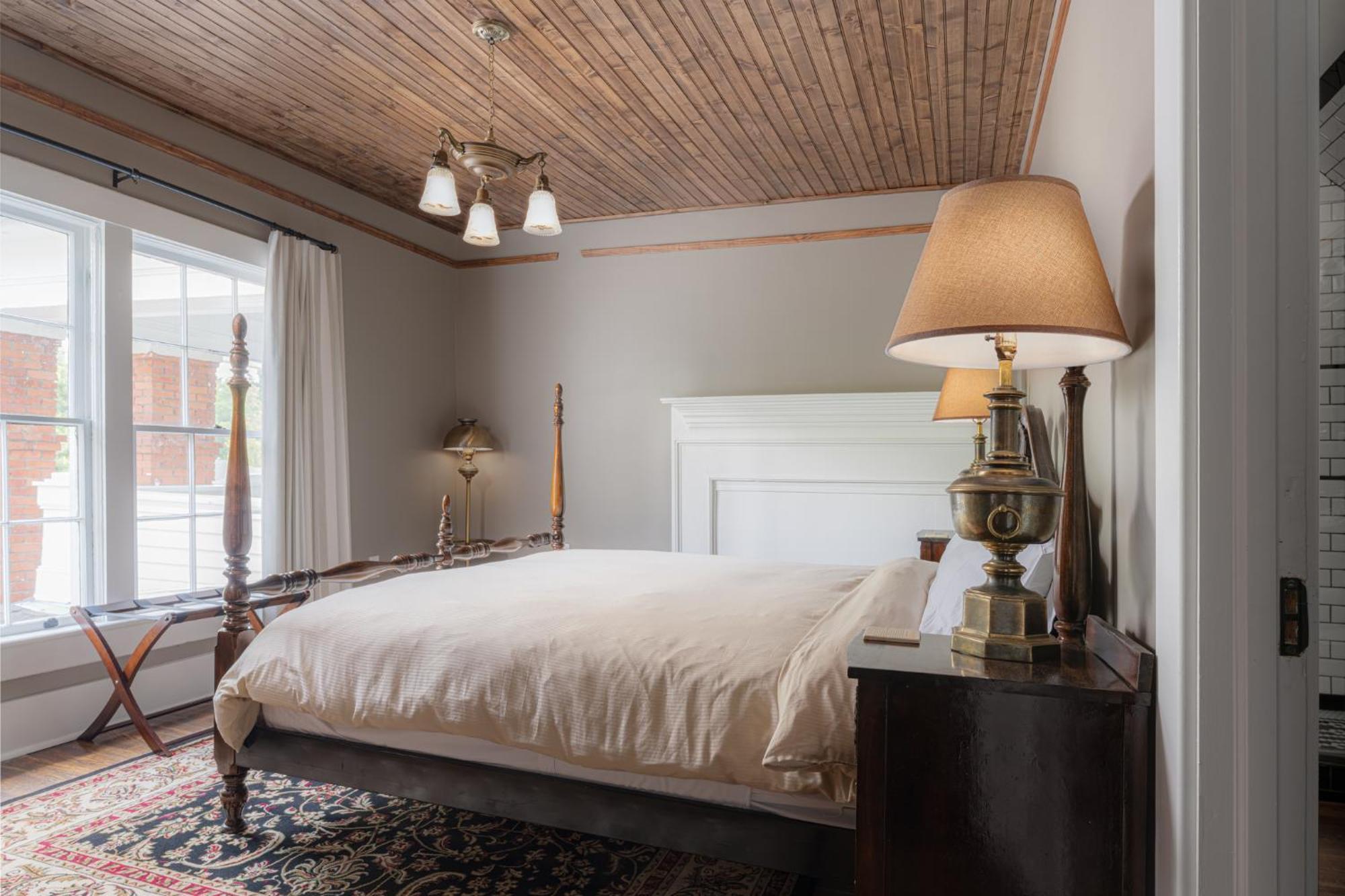 The Nuwray Hotel & Carriage House Burnsville Экстерьер фото