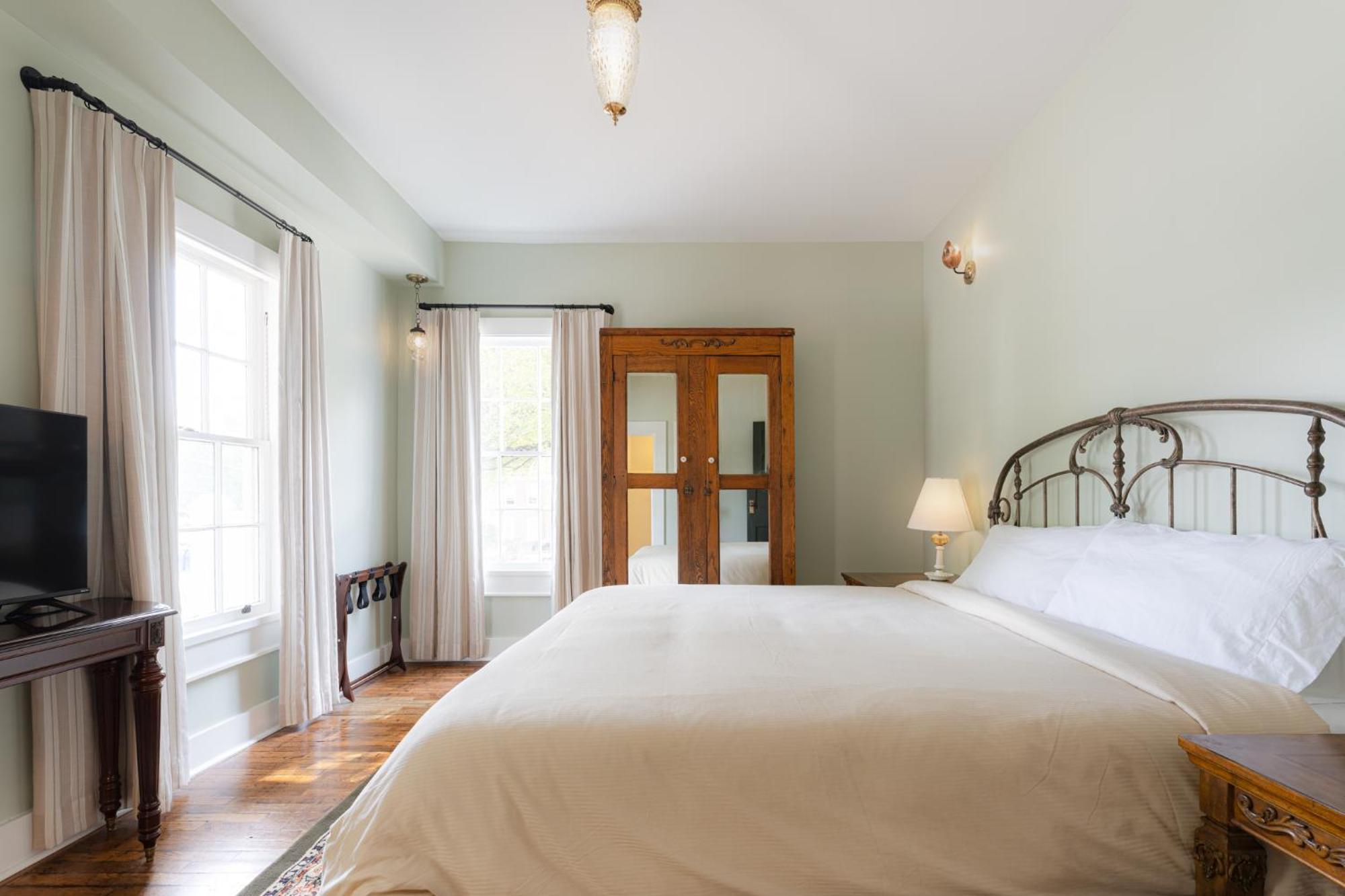 The Nuwray Hotel & Carriage House Burnsville Экстерьер фото