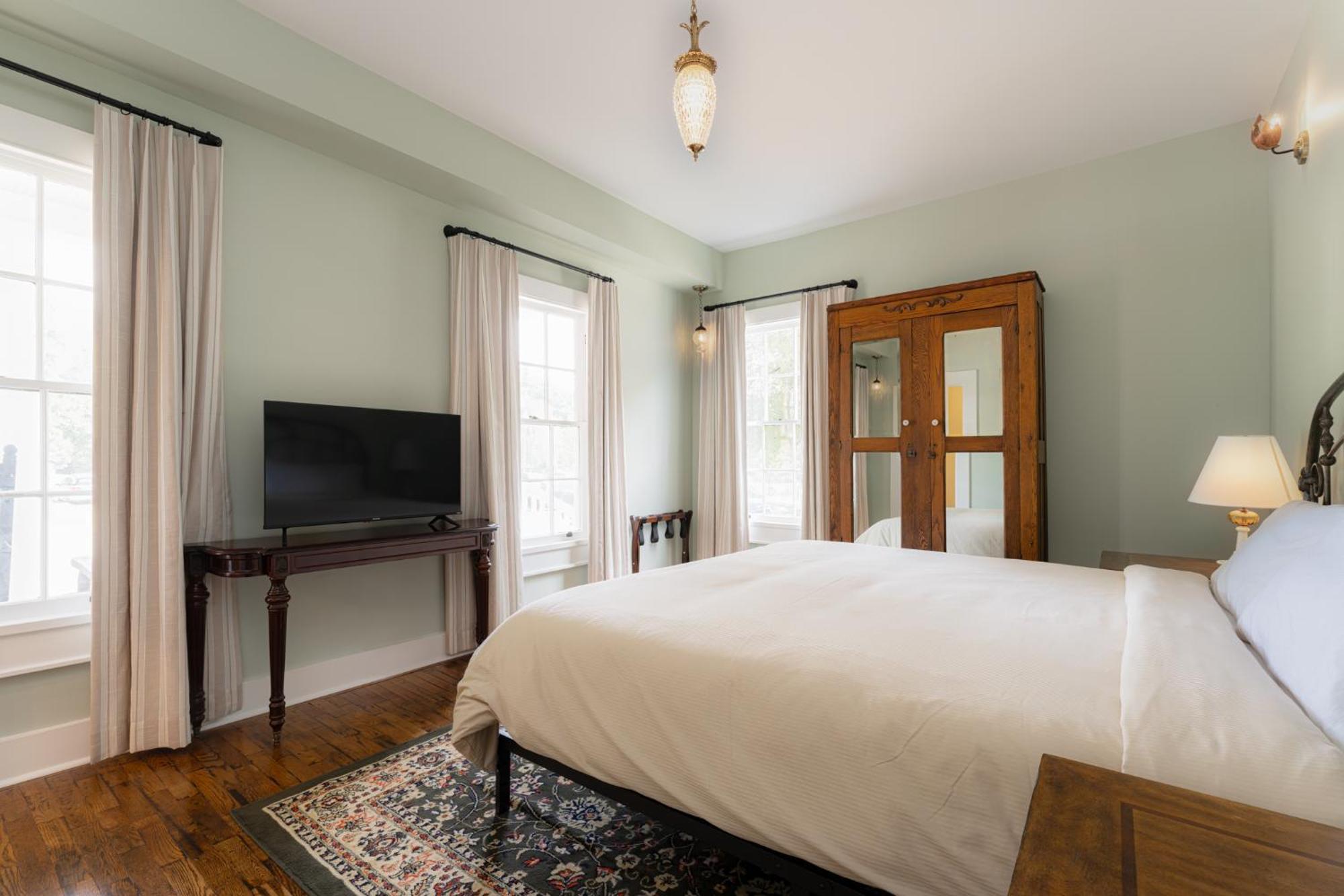 The Nuwray Hotel & Carriage House Burnsville Экстерьер фото
