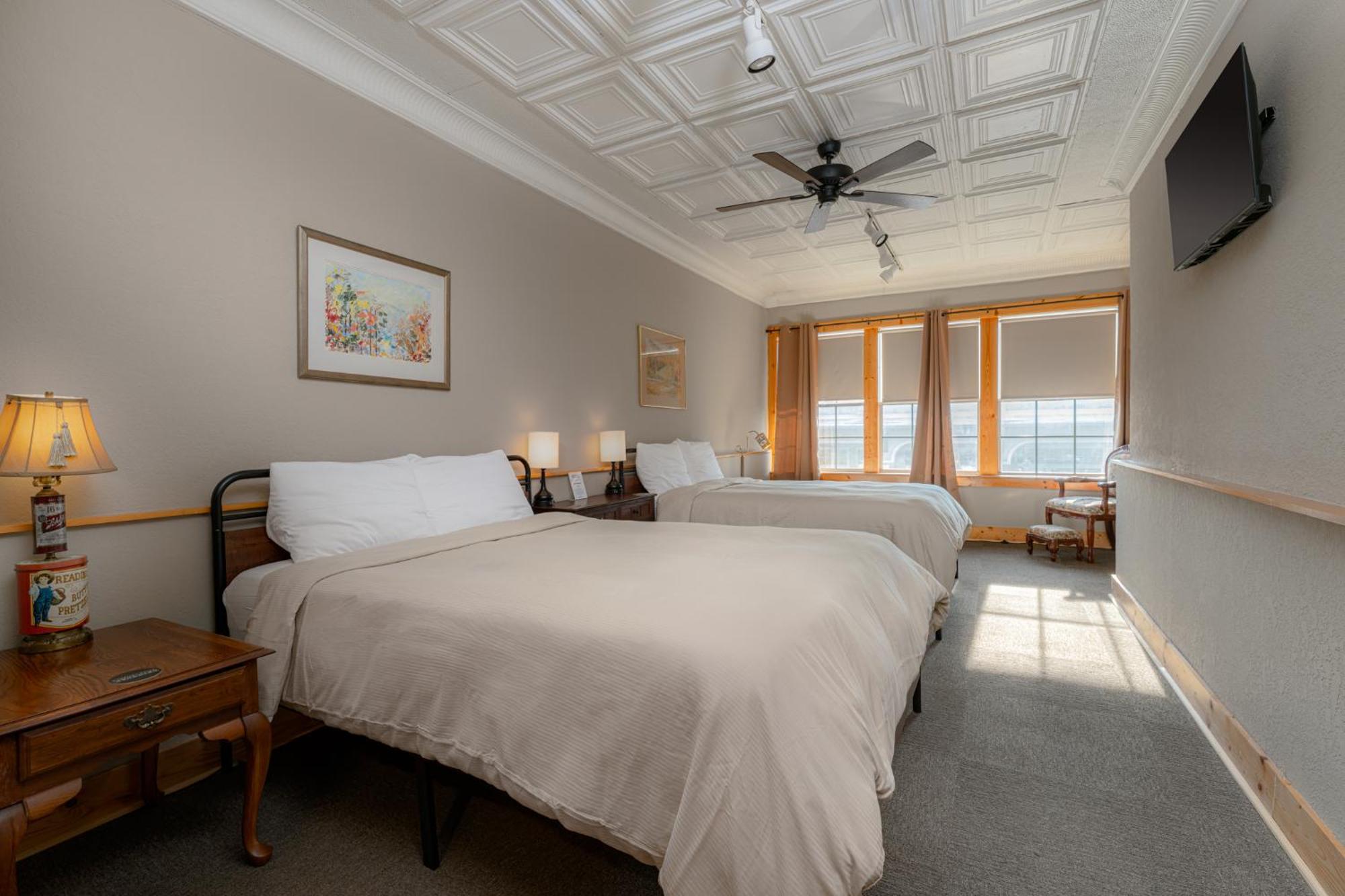 The Nuwray Hotel & Carriage House Burnsville Экстерьер фото